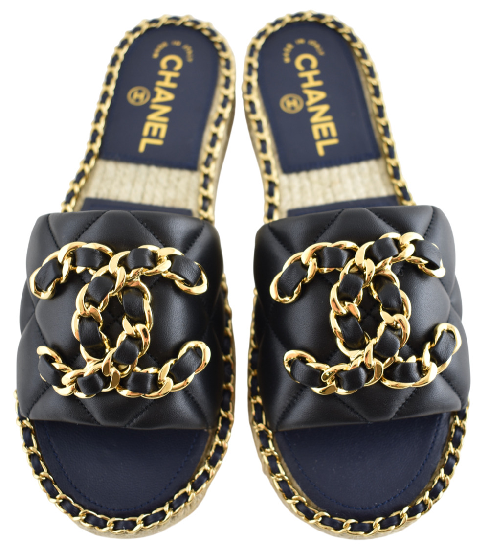Chanel 25P Black Quilted Leather Chain CC Logo Slide Sandal Espadrille Flat 35